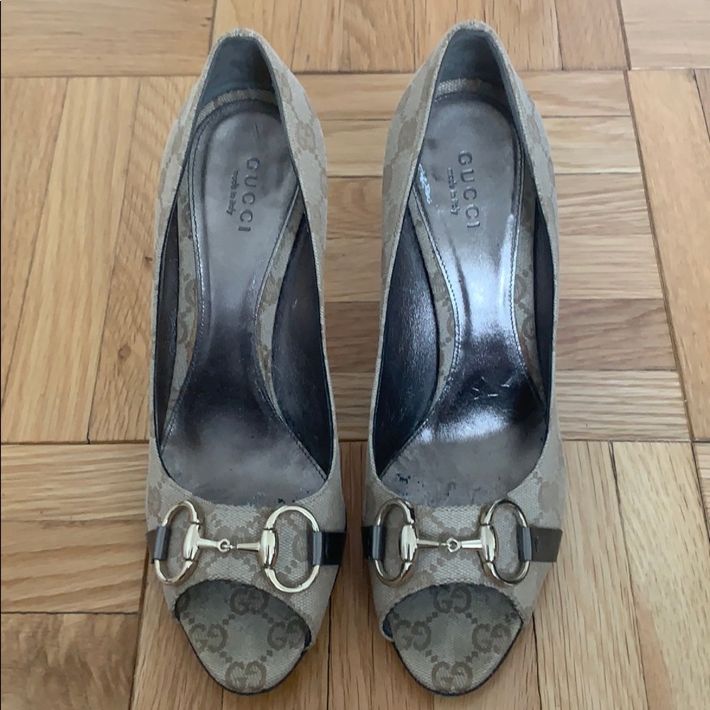 Gucci Heels with G Logo
